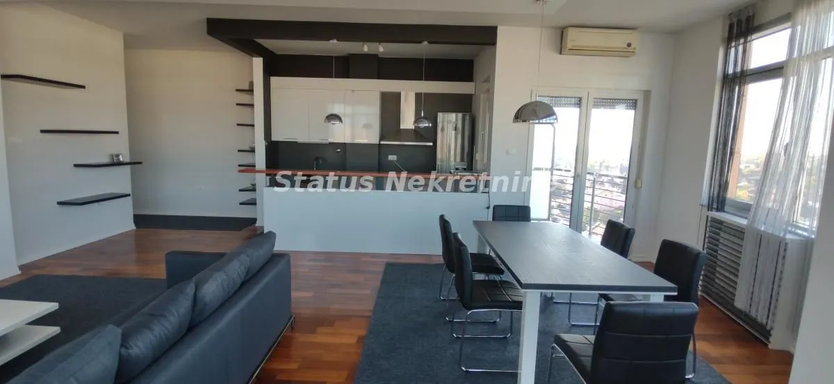 Prodaja, četvorosoban stan, 114m², Bulevar Evrope, Novi Sad Sve Podlokacije