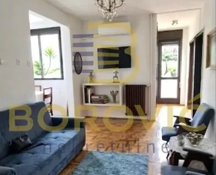 Stan in Labudovo Brdo