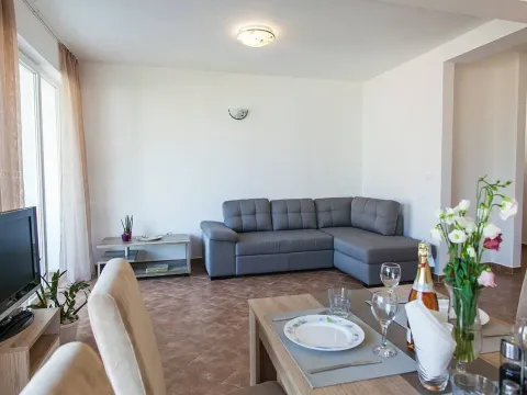 Prodaja, dvosoban stan, 75m², Kamenari, Herceg Novi - image 3