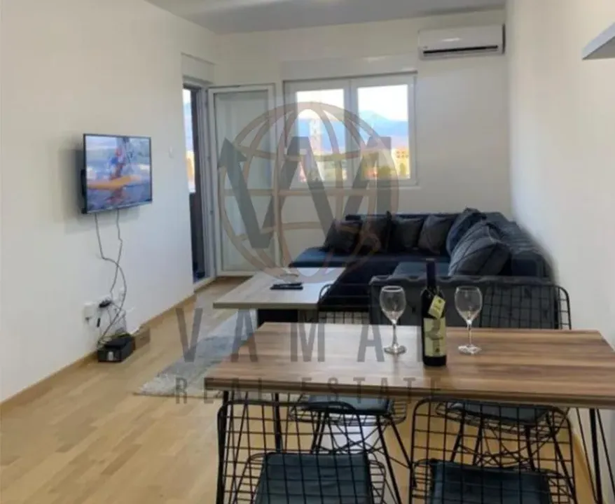 Izdavanje, jednosoban stan, 45m², Pobrežje, Podgorica