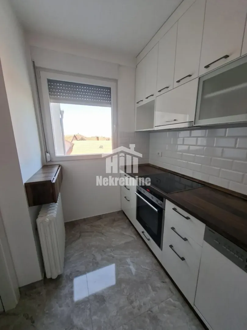 Izdavanje, trosoban stan, 72m², Julino Brdo, Beograd