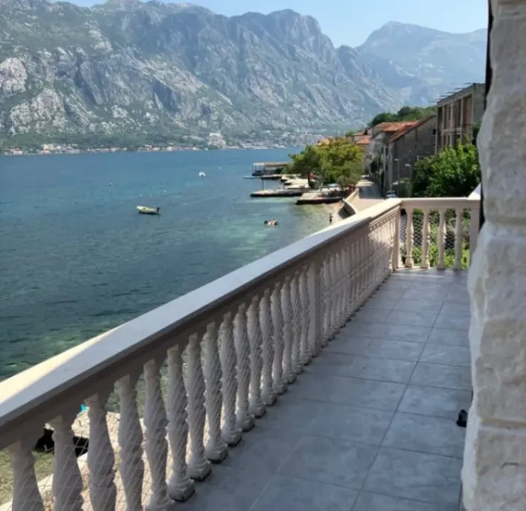 Rent, three bedroom apartment, 90m², Prčanj, Kotor