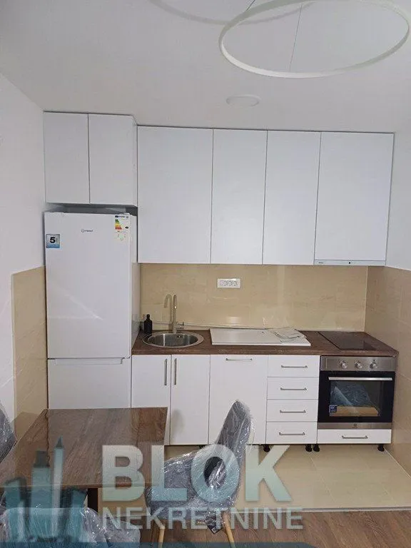 Izdavanje, kuća, 37m², Preko Morače, Podgorica