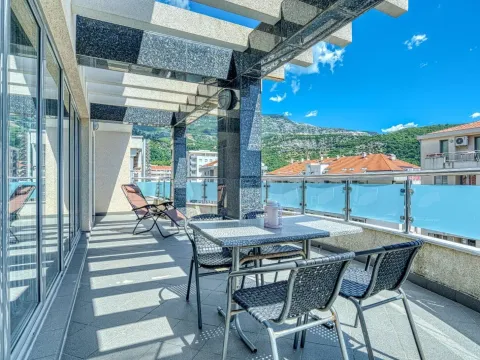 Sale, four bedroom apartment, 188m², Rozino, Budva - image 20