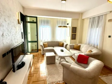 Izdavanje, dvosoban stan, 74m², Centar, Podgorica - image 5