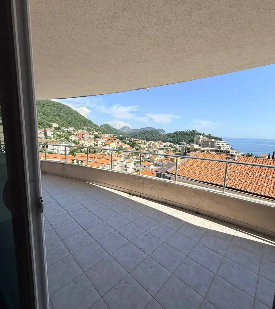Sale, two bedroom apartment, 85m², Petrovac, Budva