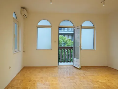 Rent, office space, 140m², Centar, Podgorica - image 1