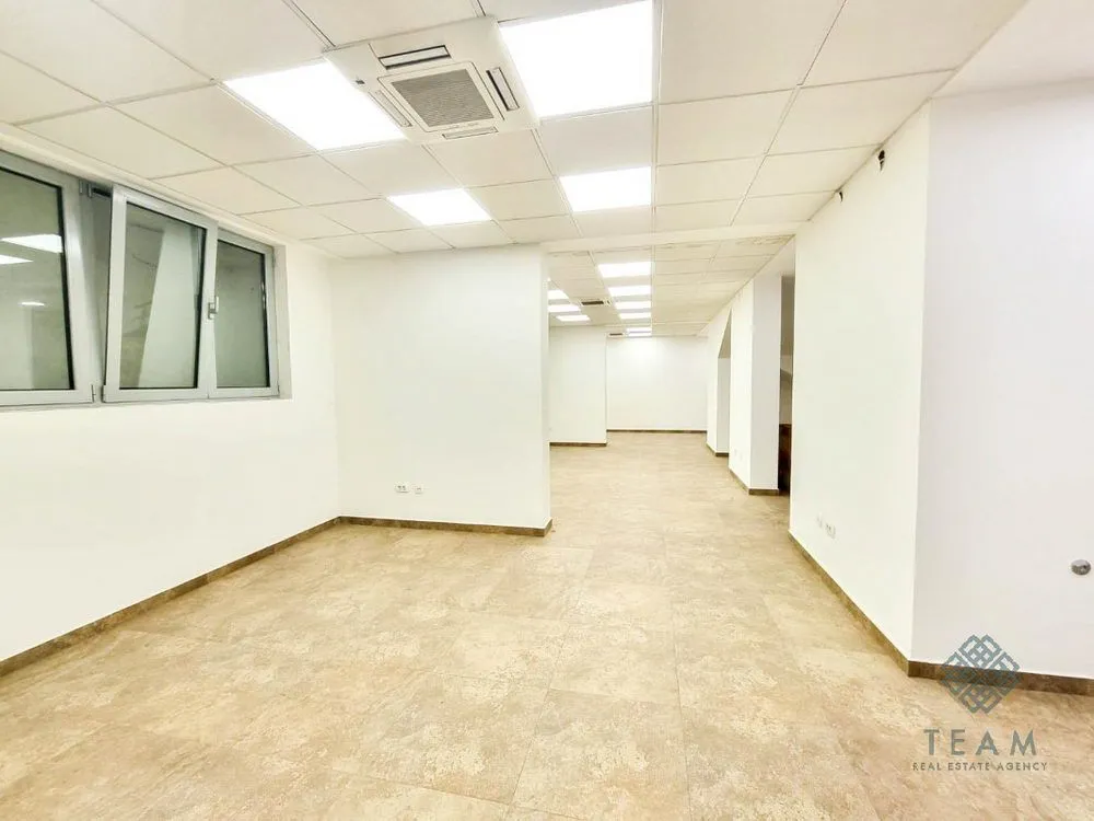 Rent, office space, 251m², Tološka šuma, Podgorica