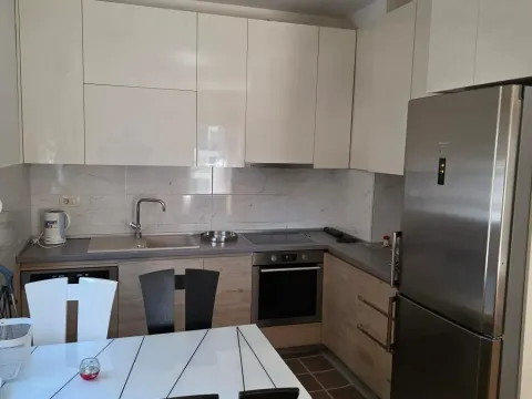 Izdavanje, dvosoban stan, 72m², Blok 9, Podgorica - image 6