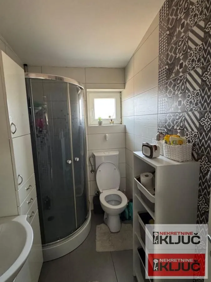 Prodaja, trosoban stan, 69m², Veternik, Novi Sad Sve Podlokacije