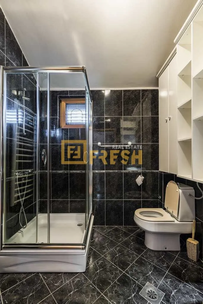 Rent, house, 370m², Zabjelo, Podgorica
