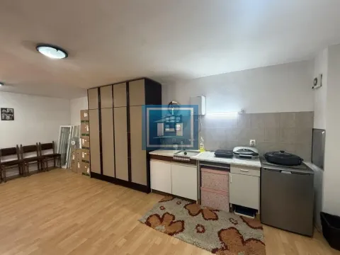 Prodaja, kuća, 160m², Trnava, Jagodina - image 58