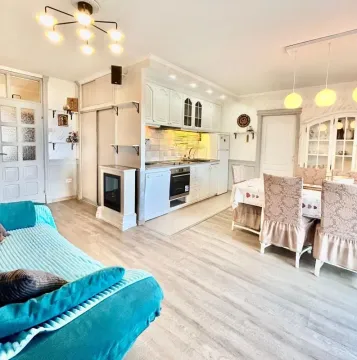 Izdavanje, trosoban stan, 85m², Babin Do, Budva - image 9