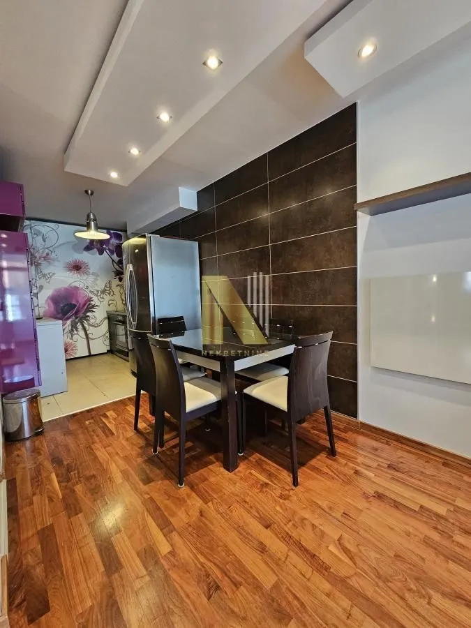 Izdavanje, trosoban stan, 78m², Sajmište, Novi Sad