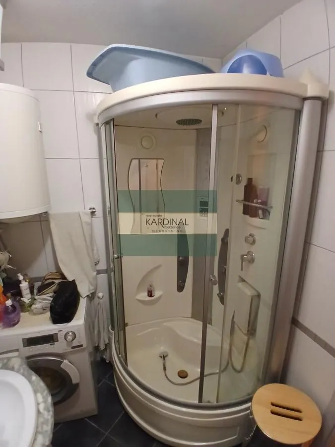 Prodaja, trosoban stan, 73m², Centar, Jagodina