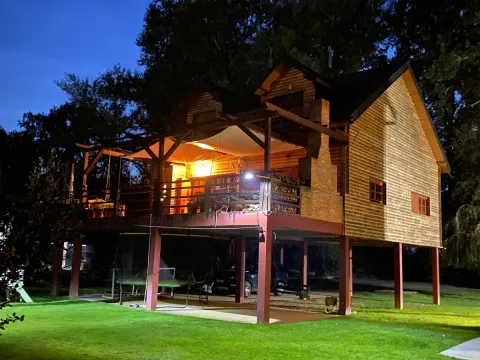 Rent, house, 200m², Surčin, Beograd - image 1