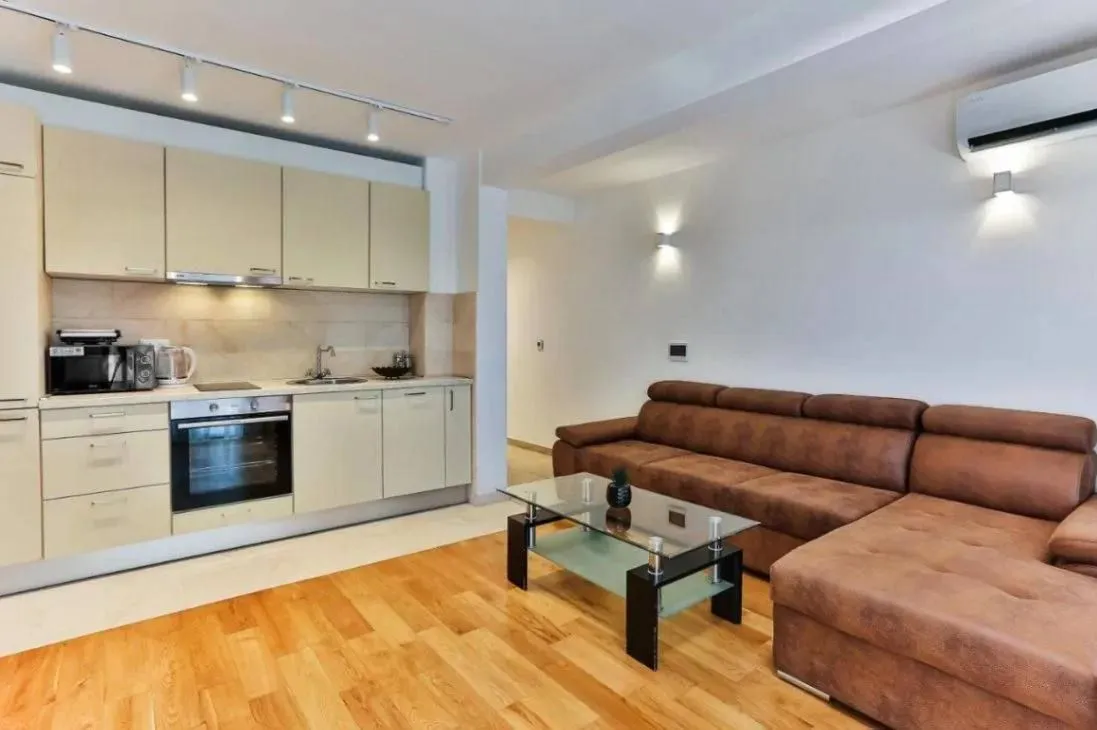 Rent, two bedroom apartment, 59m², Pržno, Budva