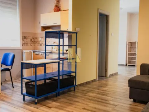 Rent, office space, 56m², Centar, Novi Sad