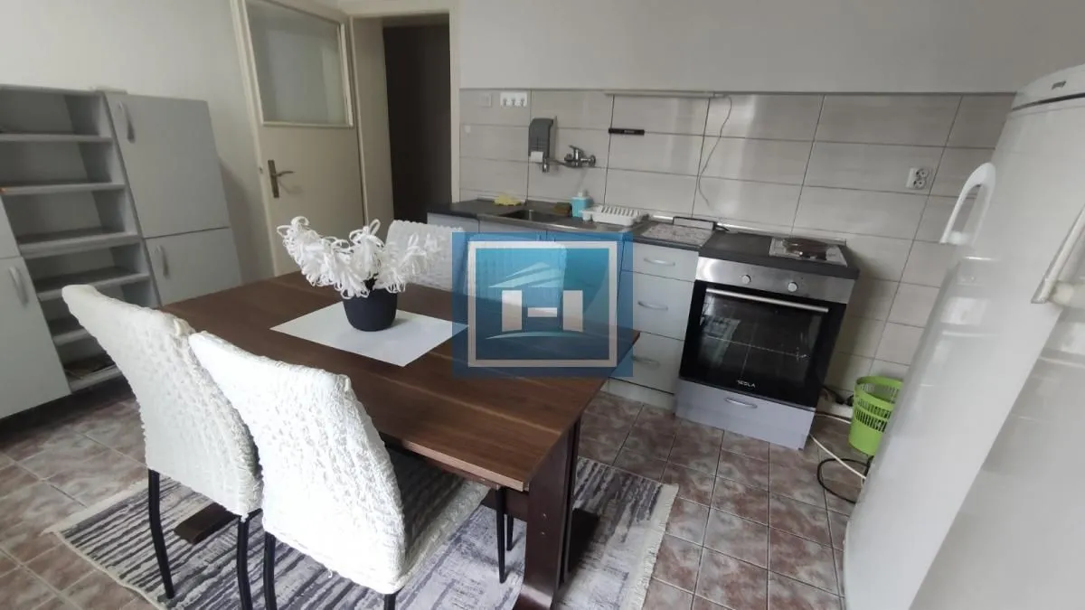 Izdavanje, dvosoban stan, 55m², Centar, Jagodina