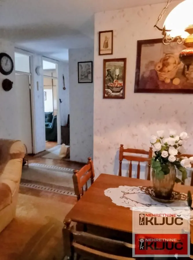 Prodaja, trosoban stan, 74m², Novo naselje, Novi Sad