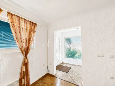 Izdavanje, dvosoban stan, 260m², Tivat, Crna Gora - image 3