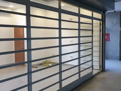 Izdavanje, poslovni prostor, 24m², Pobrežje, Podgorica - image 11