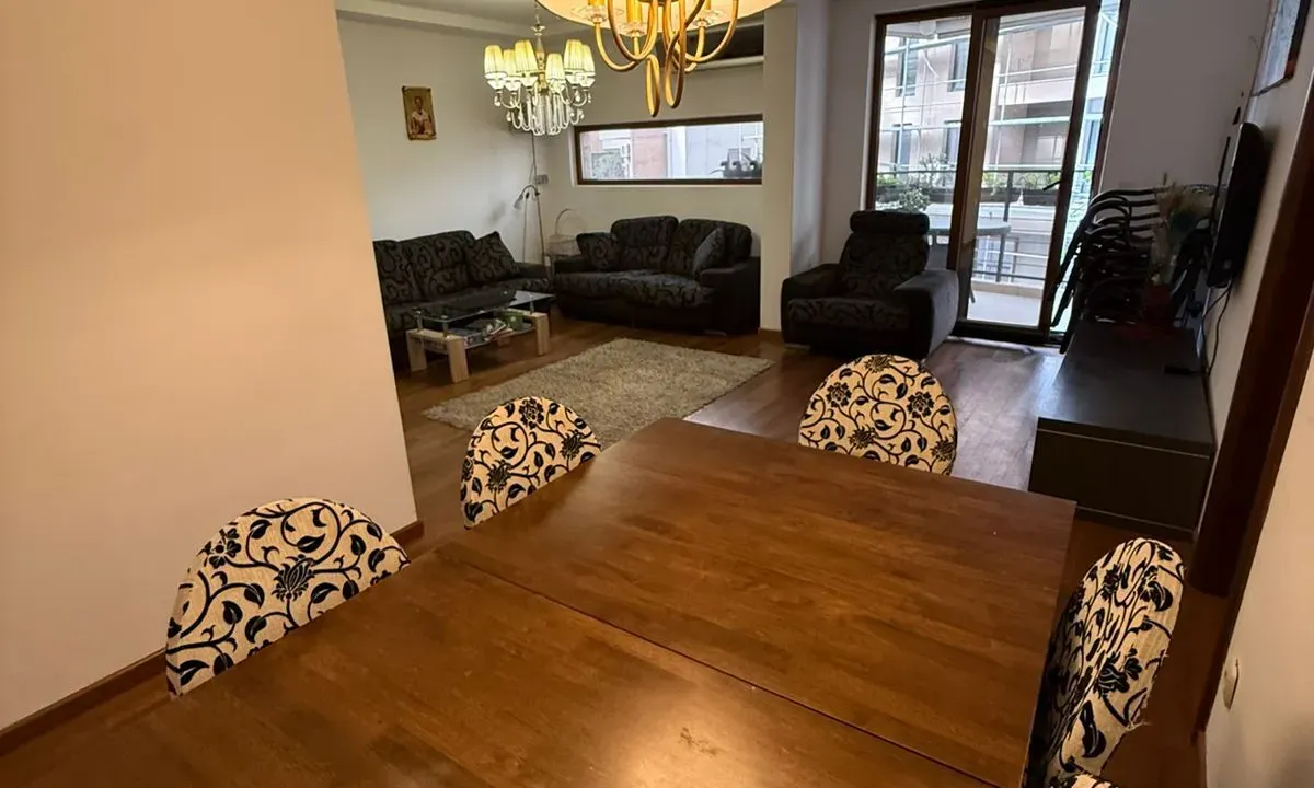 Izdavanje, dvosoban stan, 71m², Centar, Budva