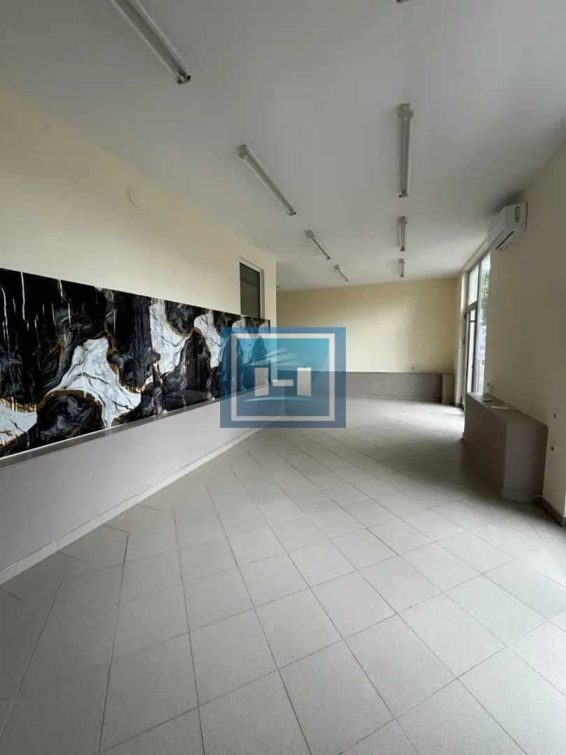 Izdavanje, poslovni prostor, 59m², Ćuprija, Srbija