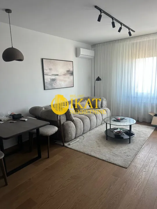 Rent, one bedroom apartment, 45m², Crveni Krst, Beograd