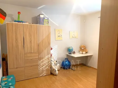 Izdavanje, kuća, 240m², Donja Gorica, Podgorica - image 11