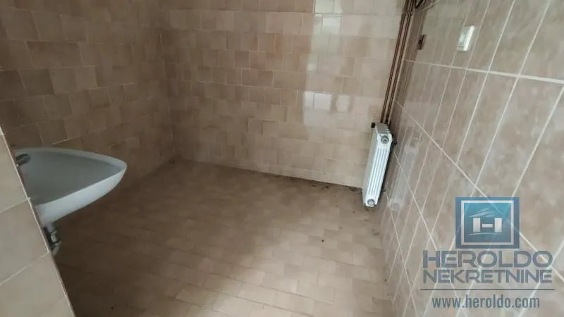 Sale, office space, 731m², Aqua park, Jagodina