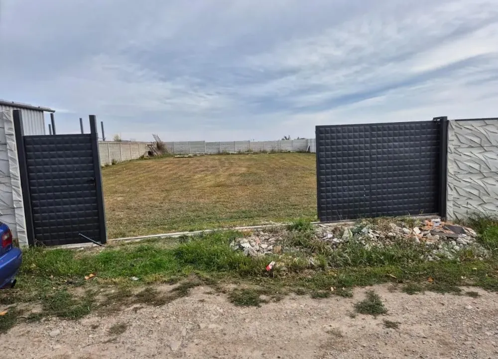 Sale, land lot, 800m², Centar, Inđija