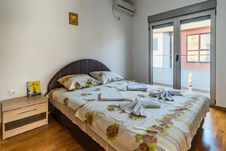 Rent, apartment, 93m², Rafailovići, Budva