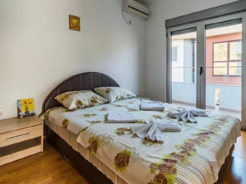 Rent, apartment, 93m², Rafailovići, Budva - image 8