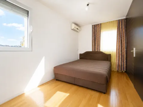 Prodaja, dvosoban stan, 77m², Blok 5, Podgorica - image 8