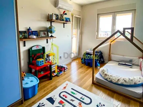 Izdavanje, trosoban stan, 95m², Central Point, Podgorica - image 11