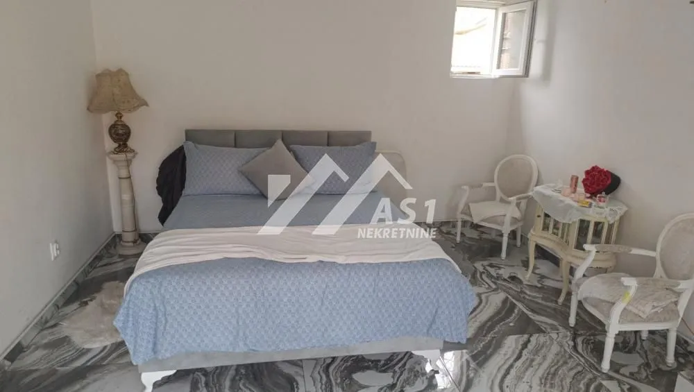 Izdavanje, kuća, 250m², Veternik, Novi Sad Sve Podlokacije