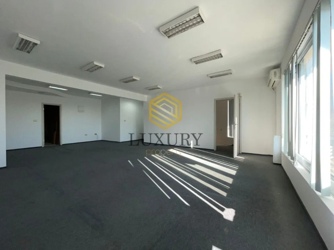 Rent, office space, 160m², 1 maj, Podgorica