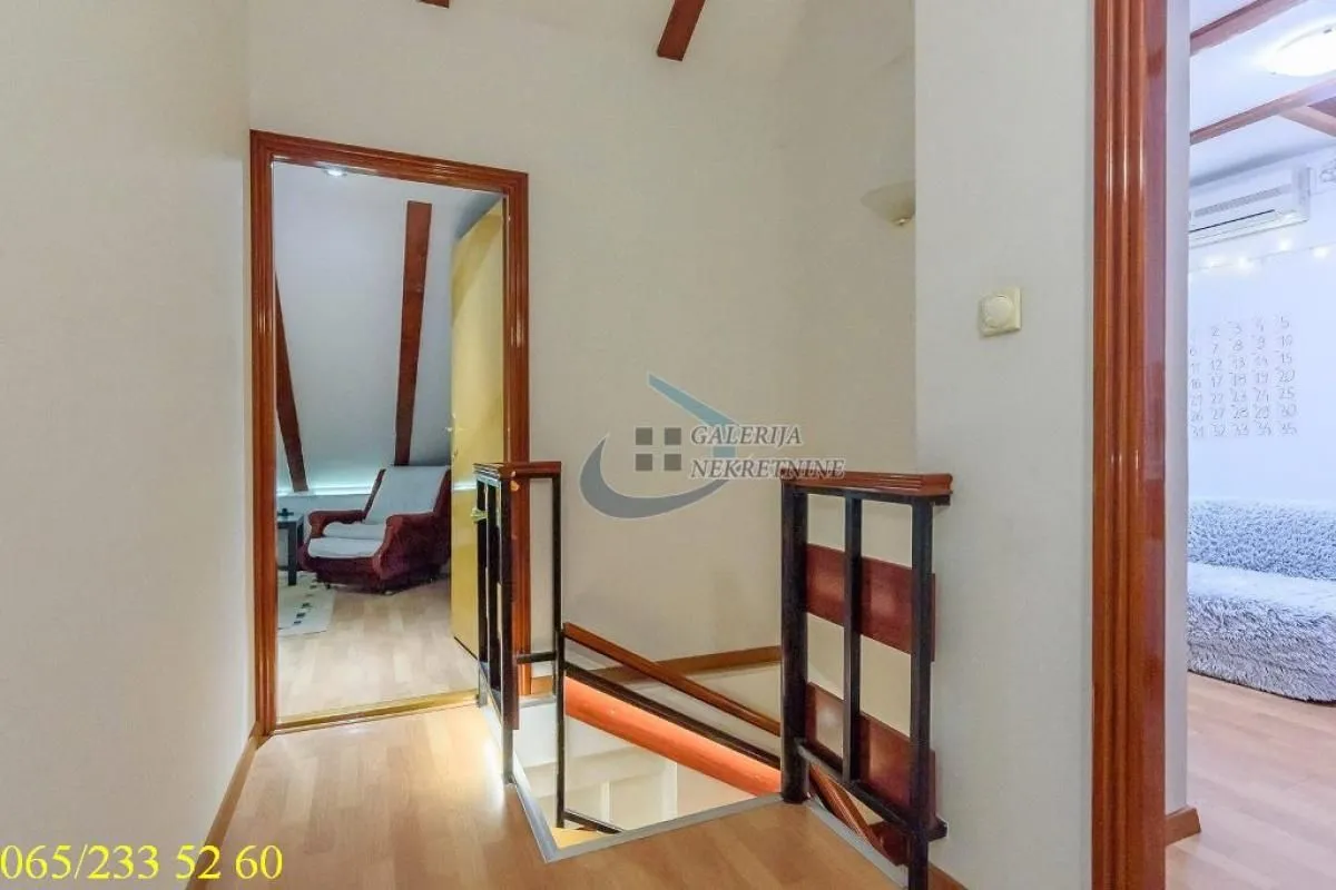Sale, four bedroom apartment, 104m², Stari Grad, Beograd