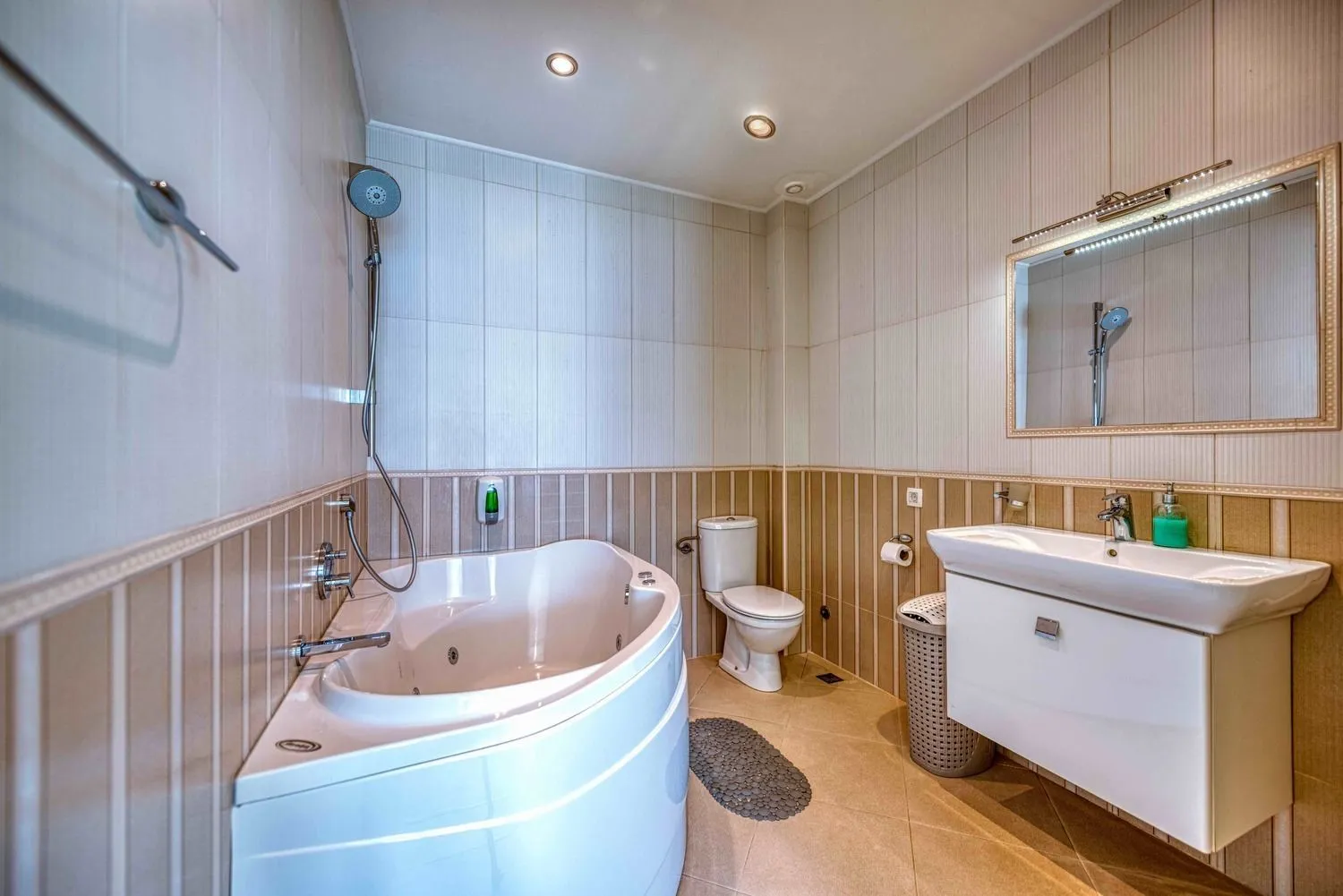 Sale, three bedroom apartment, 167m², Prčanj, Kotor