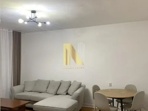 Izdavanje, trosoban stan, 84m², Centar, Novi Sad