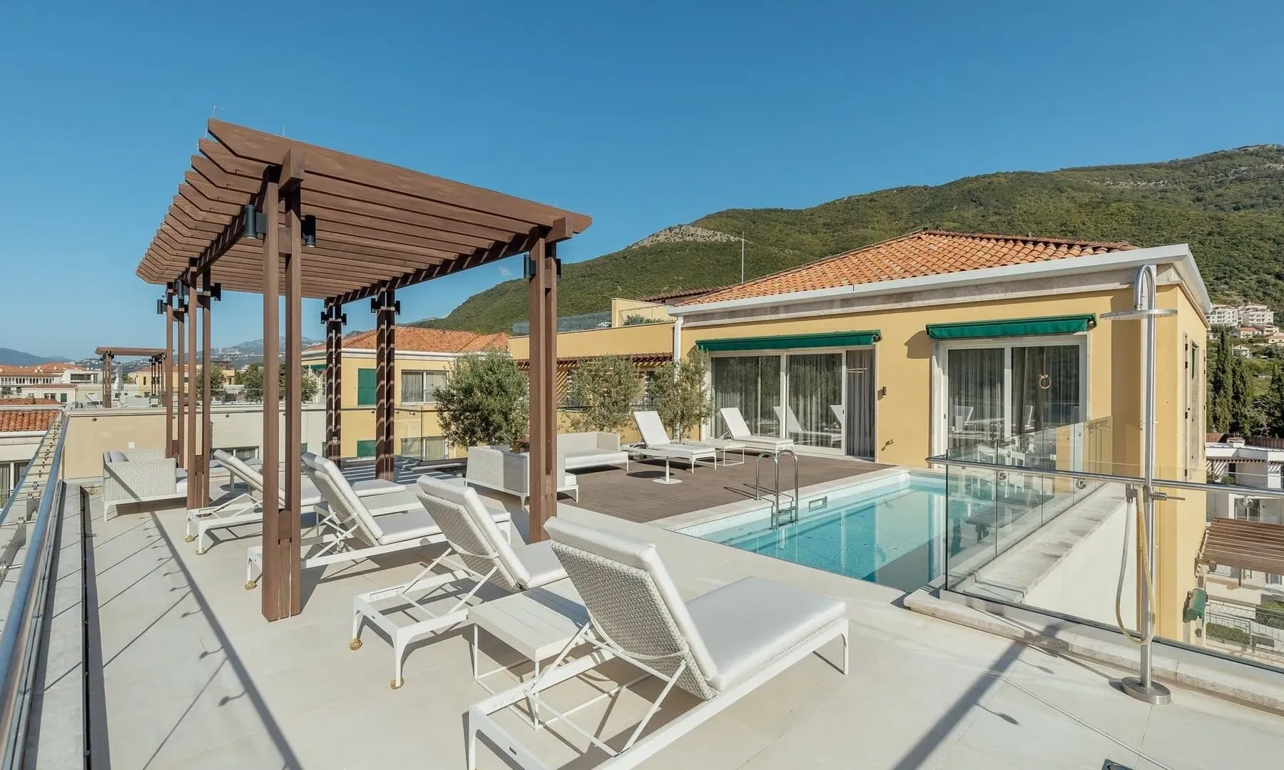 Prodaja, trosoban stan, 382m², Portonovi, Herceg Novi