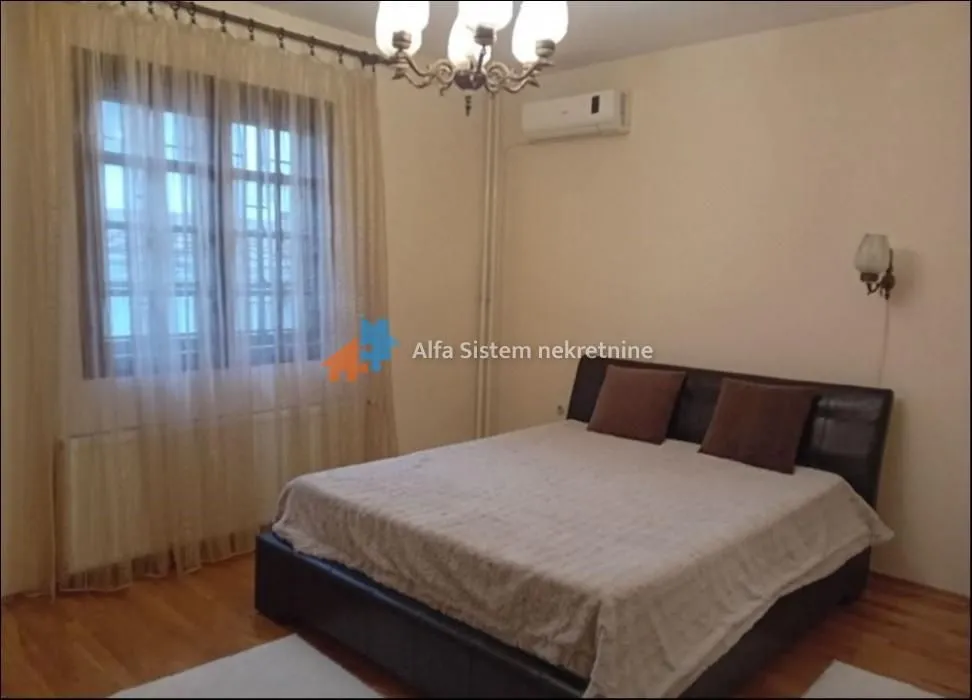 Izdavanje, kuća, 330m², Savski Venac, Beograd