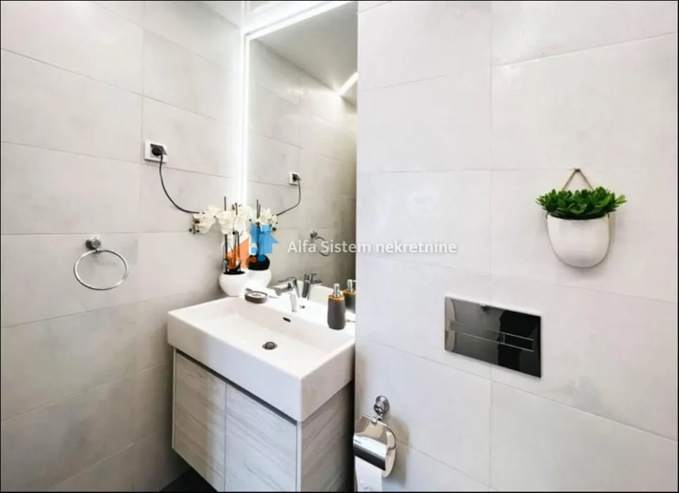 Rent, three bedroom apartment, 90m², Savski Venac, Beograd