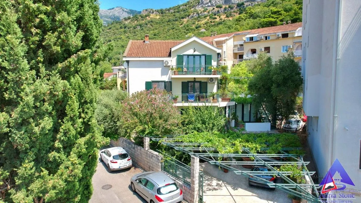 Prodaja, kuća, 290m², Podkošljun, Budva