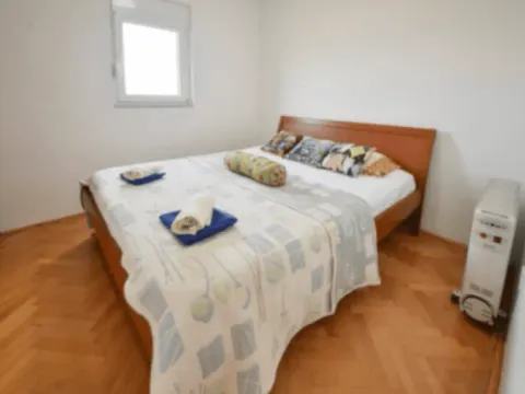 Rent, one bedroom apartment, 50m², Budva, Crna Gora - image 8