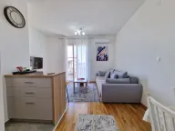 Izdavanje, jednosoban stan, 47m², Bečići, Budva