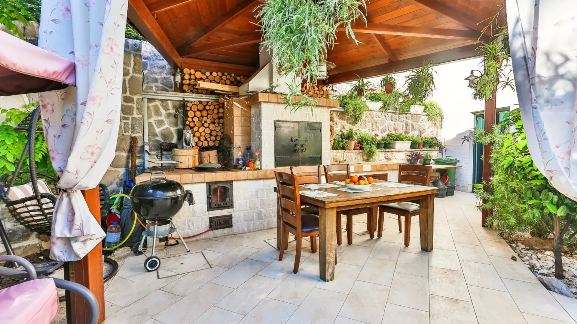 Prodaja, kuća, 240m², Donja Lastva, Tivat