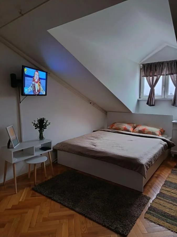 Prodaja, dvosoban stan, 61m², Cara Dušana, Novi Sad Sve Podlokacije