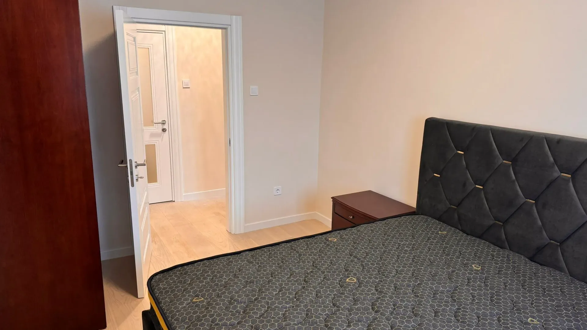 Izdavanje, trosoban stan, 95m², Preko Morače, Podgorica